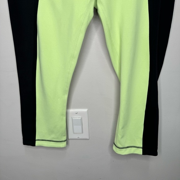 Lululemon Black Lime Green Wunder Under In  Bonded Stripe Size 10 Activewear - Picture 7 of 14
